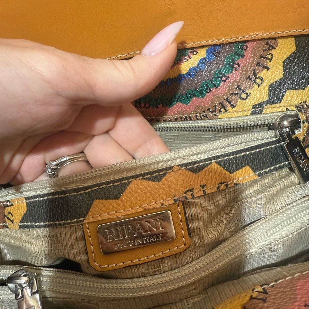 Ripani genuine leather cute satchel - beauty like new! Italian - Picture 8 of 16